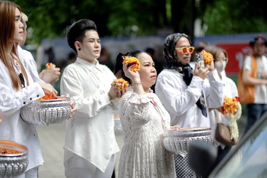 “ตุ๊กกี้ - เก่ง – ตั้ม” ร่วมพิธีบวงสรวงท้าวเวสสุวรรณ (มีคลิป)