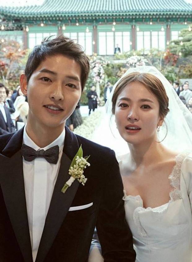 จากคู่จิ้นสู่คู่จริง!! พาเหรดคนดังเกาหลีพาฟินจากในสู่นอกจอ