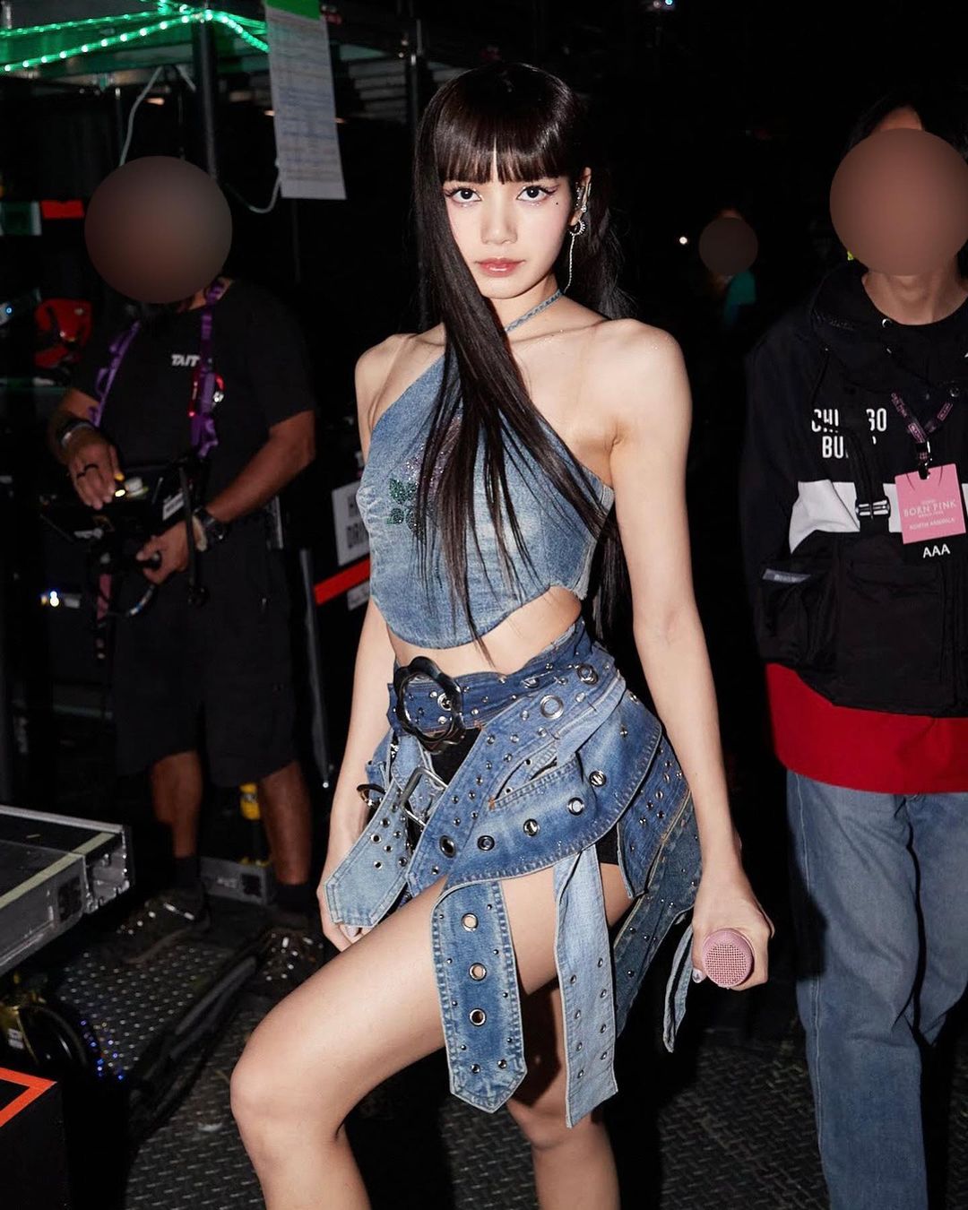 'ลิซ่า BLACKPINK' ไหว้ขอพร-นั่งสมาธิ!! พาความเป็นไทยโดนใจทั่วโลกไม่หยุด 'ลิซ่า BLACKPINK' ไหว้ขอพร-นั่งสมาธิ!! พาความเป็นไทยโดนใจทั่วโลกไม่หยุด