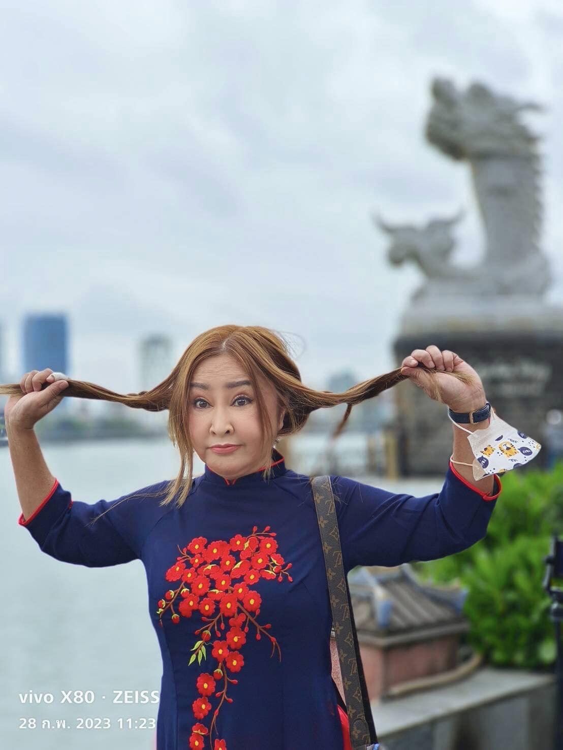 ย้อนวัยไปหลายสิบปี อ้อย กระท้อน ขึ้นเขียงศัลยกรรมดึงหน้า ย้อนวัยไปหลายสิบปี อ้อย กระท้อน ขึ้นเขียงศัลยกรรมดึงหน้า