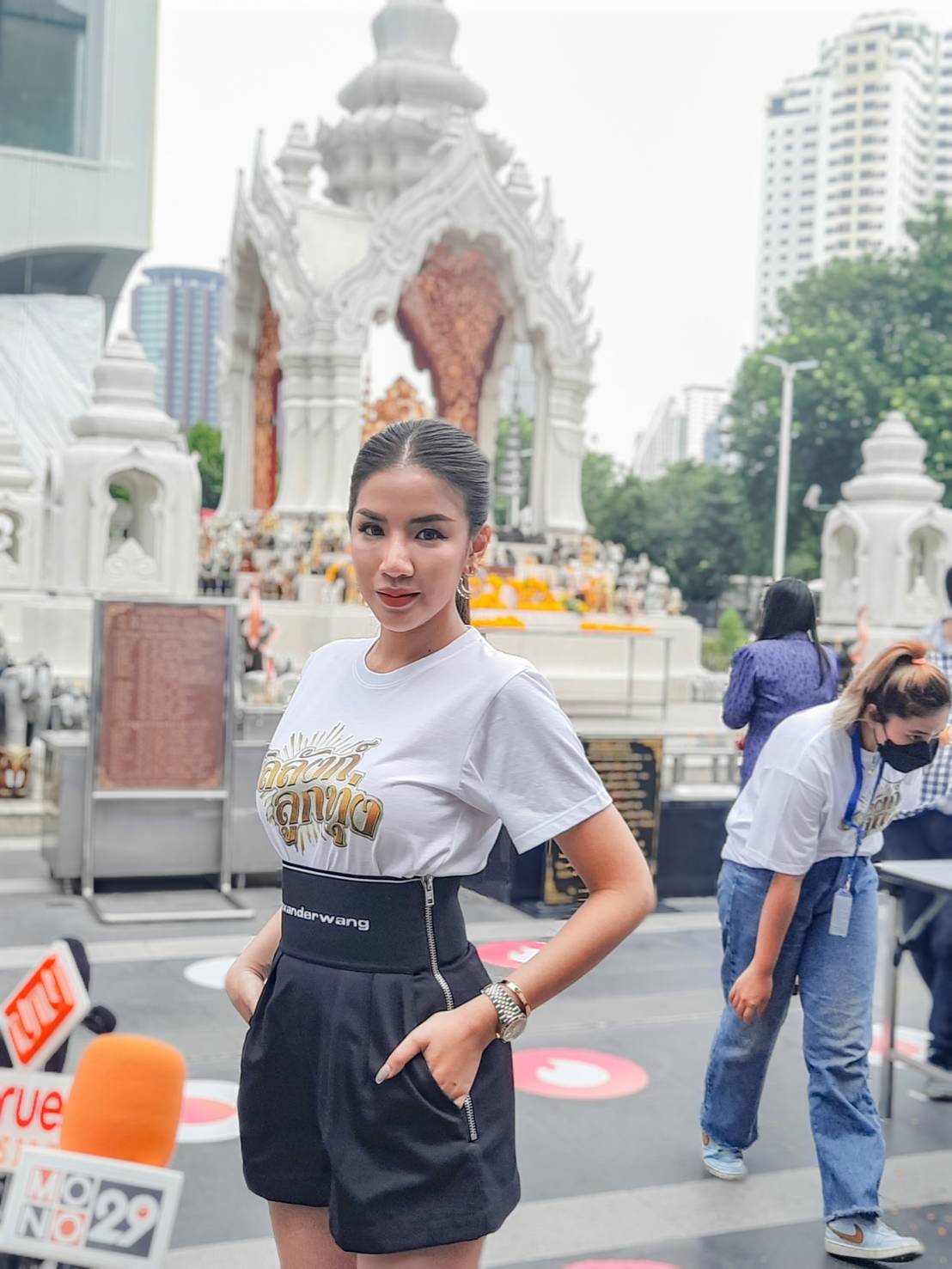 ใบเตย ตัดสินใจไม่ต่อสัญญา  ทุ่มเงินซื้อลิขสิทธิ์เพลงทั้งหมดที่เป็นของตัวเอง