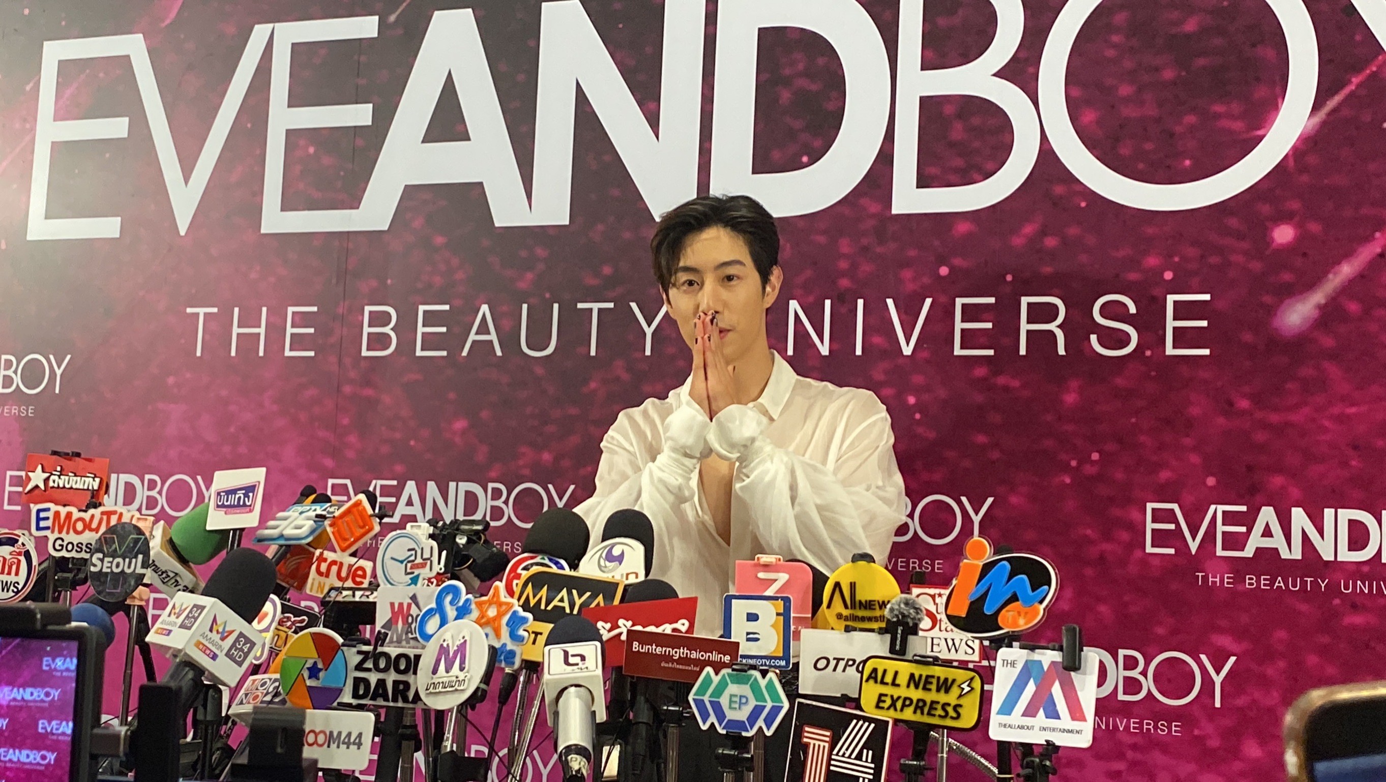 มาร์ค ต้วน ขอบคุณพลังสนับสนุนจากแฟนๆ ตลอดโชว์ 5 วันในไทย มาร์ค ต้วน ขอบคุณพลังสนับสนุนจากแฟนๆ ตลอดโชว์ 5 วันในไทย