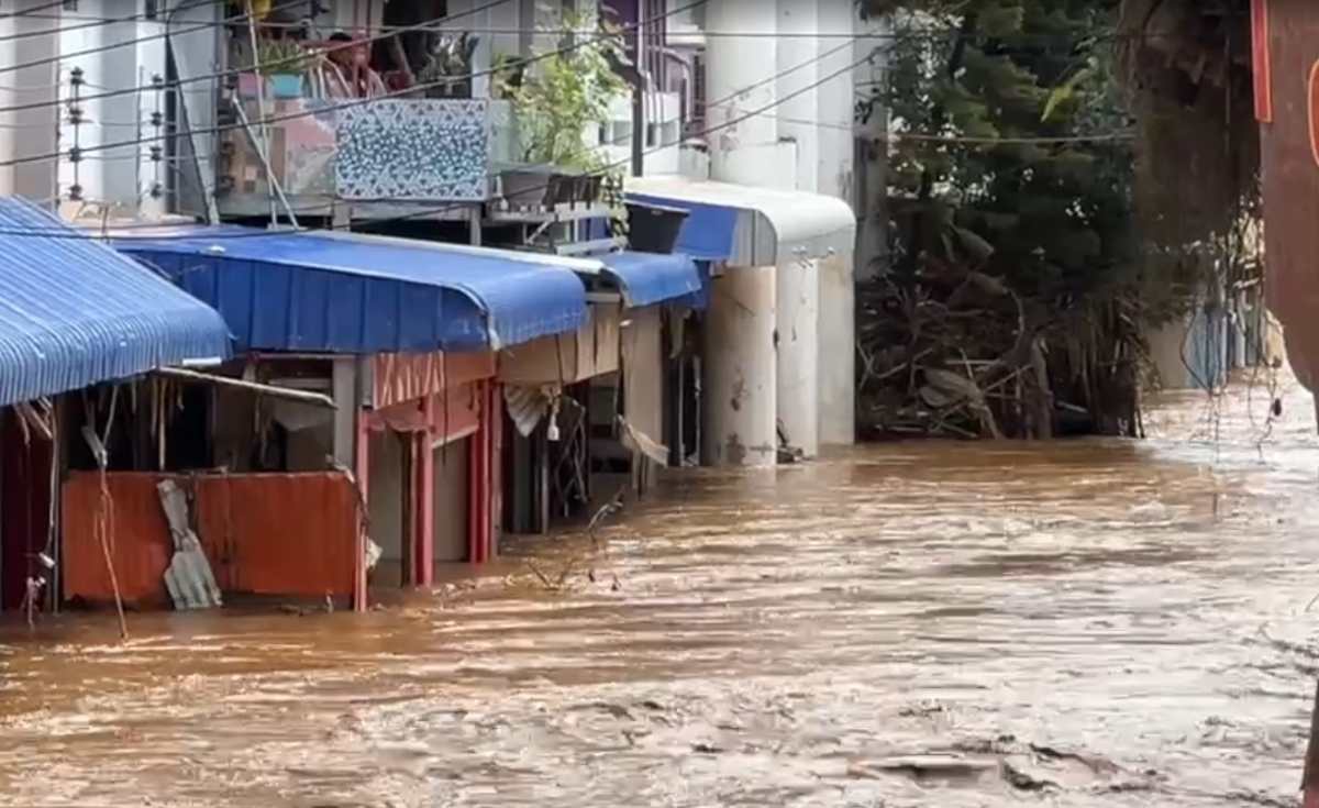 แม่สายฝนตกระดับน้ำเพิ่มขึ้นเล็กน้อย แม่สายฝนตกระดับน้ำเพิ่มขึ้นเล็กน้อย