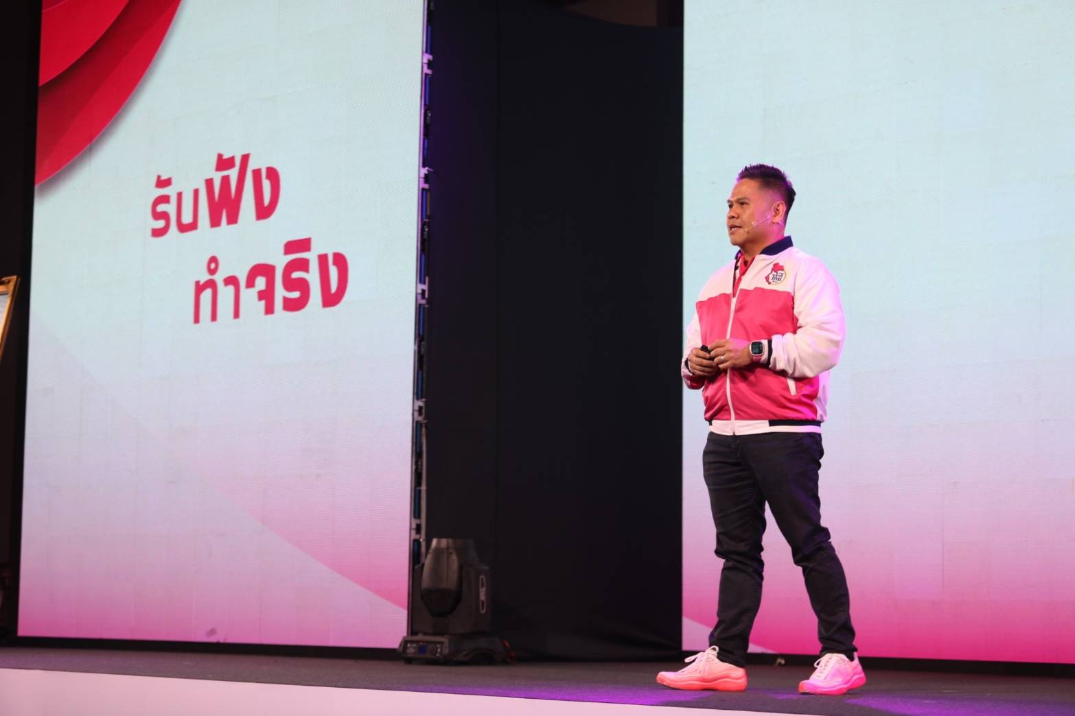 เลือกตั้ง 2566 เปิดใจทายาทมังกรสุพรรณฯ โค้งสุดท้าย! วราวุธ ชูนโยบาย Wow! Thailand เลือกตั้ง 2566 เปิดใจทายาทมังกรสุพรรณฯ โค้งสุดท้าย! วราวุธ ชูนโยบาย Wow! Thailand