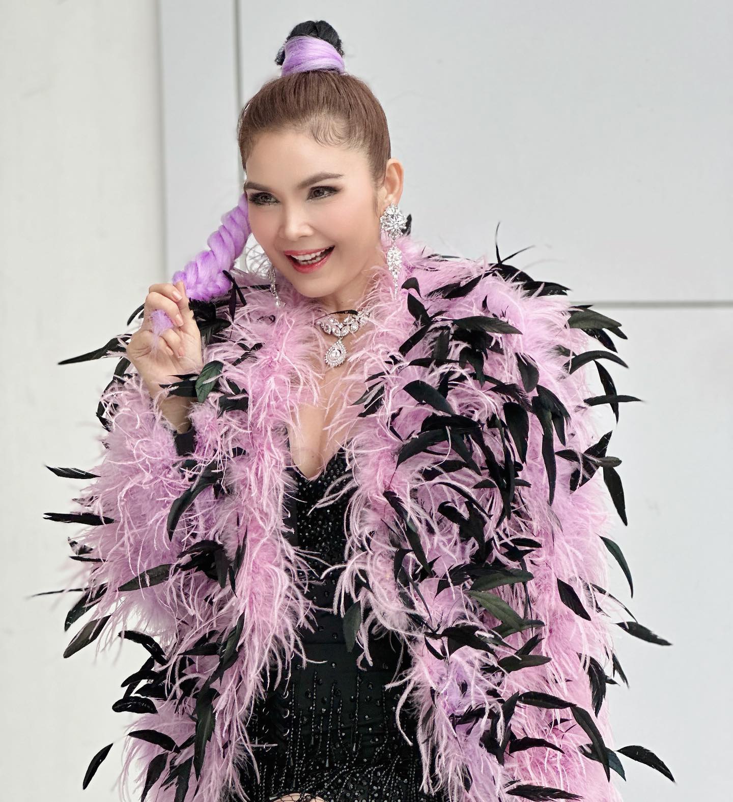 ฝน ธนสุนทร เคลียร์ชัด หลังถูกโยงนักร้องเสียงดีถังแตกไถเงินแฟนคลับ ฝน ธนสุนทร เคลียร์ชัด หลังถูกโยงนักร้องเสียงดีถังแตกไถเงินแฟนคลับ