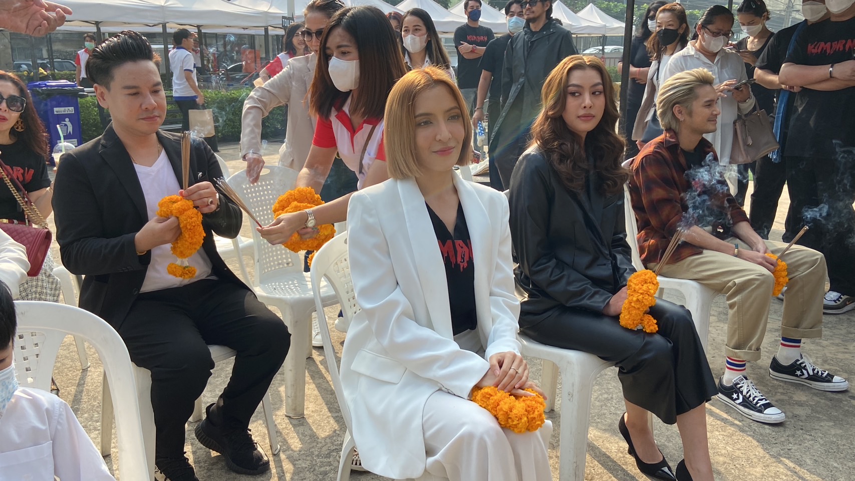 สีหน้าสดใส พิงกี้ สาวิกา ประเดิมงานแรกหลังถูกปล่อยตัวชั่วคราว