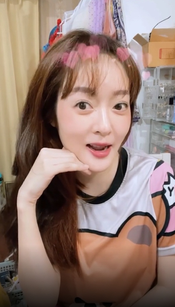 แก้มบุ๋ม ฉะโรคจิต ให้โอนเงินมา หลังตามป่วนถึงใน Live (มีคลิป) แก้มบุ๋ม ฉะโรคจิต ให้โอนเงินมา หลังตามป่วนถึงใน Live (มีคลิป)
