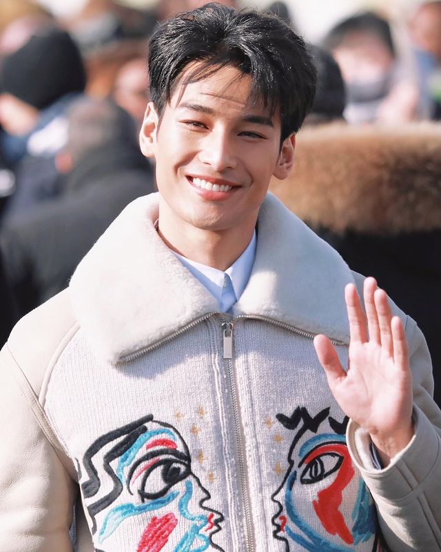 'จีซู-อาโป-คิมเบอร์ลี่'!! เฉิดฉายโดดเด่น ชมแฟชั่นโชว์ Dior ที่ปารีส 'จีซู-อาโป-คิมเบอร์ลี่'!! เฉิดฉายโดดเด่น ชมแฟชั่นโชว์ Dior ที่ปารีส