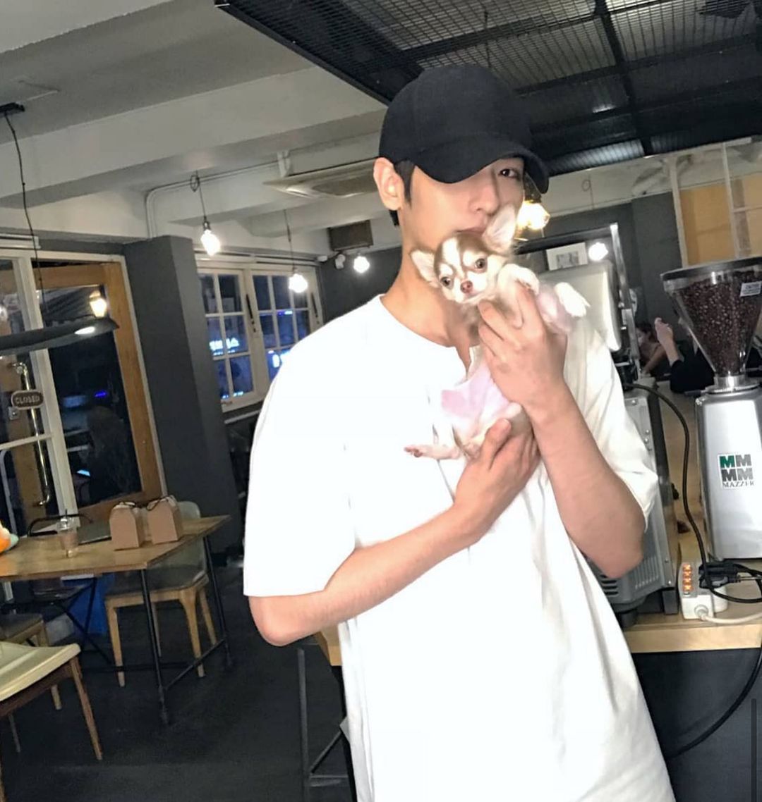 ยกย่อง 'อีจีฮัน'!! นักแสดงเกาหลี สละชีวิตตัวเองช่วยเหยื่อฮาโลวีนอิแทวอน