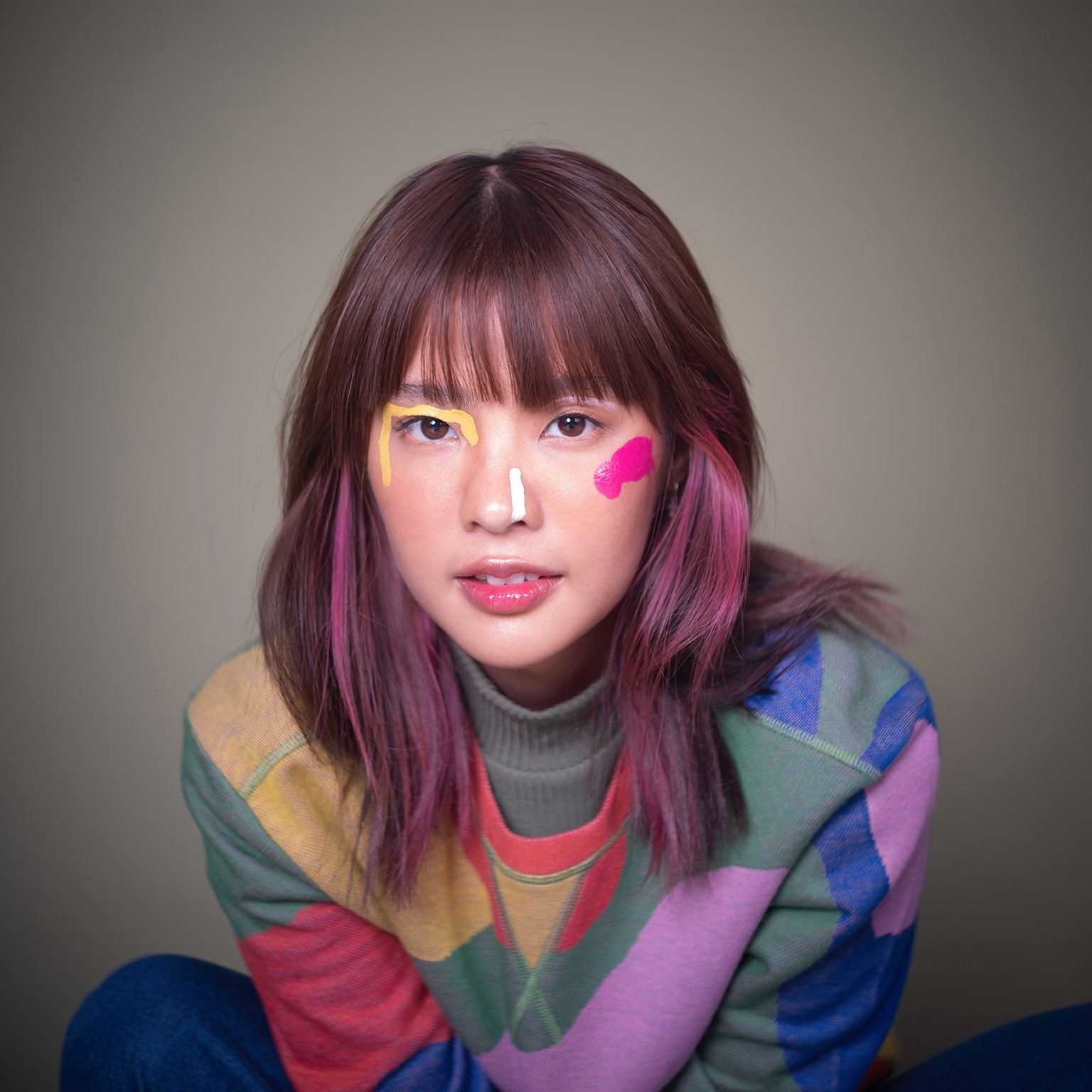 งานเข้า พิมรี่พาย หลังภาพวาดศิลปินชื่อดังโผล่ในเพลงใหม่ เจ้าของภาพเผย ไม่ได้ร่วมงานและไม่ได้ขายภาพนี้