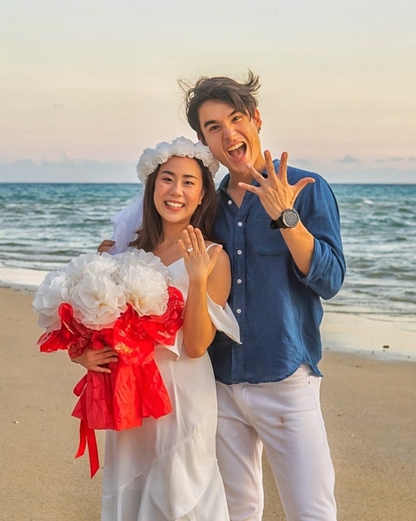 นิว ชัยพล และ เมษา เผยได้ฤกษ์แต่งงานแล้ว!! นิว ชัยพล และ เมษา เผยได้ฤกษ์แต่งงานแล้ว!!
