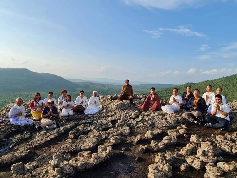 ความสุขวัย 41 ปี ไผ่ พงศธร เคลียร์งานไปปฏิบัติธรรมในวันเกิด ความสุขวัย 41 ปี ไผ่ พงศธร เคลียร์งานไปปฏิบัติธรรมในวันเกิด