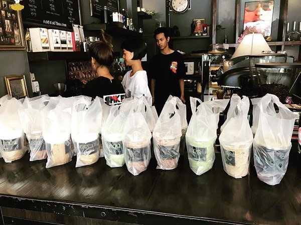 “สายป่าน” ยอมพิษโควิด19กระทบรวดทั้งธุรกิจดำน้ำ และ ร้านกาแฟ (มีคลิป) “สายป่าน” ยอมพิษโควิด19กระทบรวดทั้งธุรกิจดำน้ำ และ ร้านกาแฟ (มีคลิป)