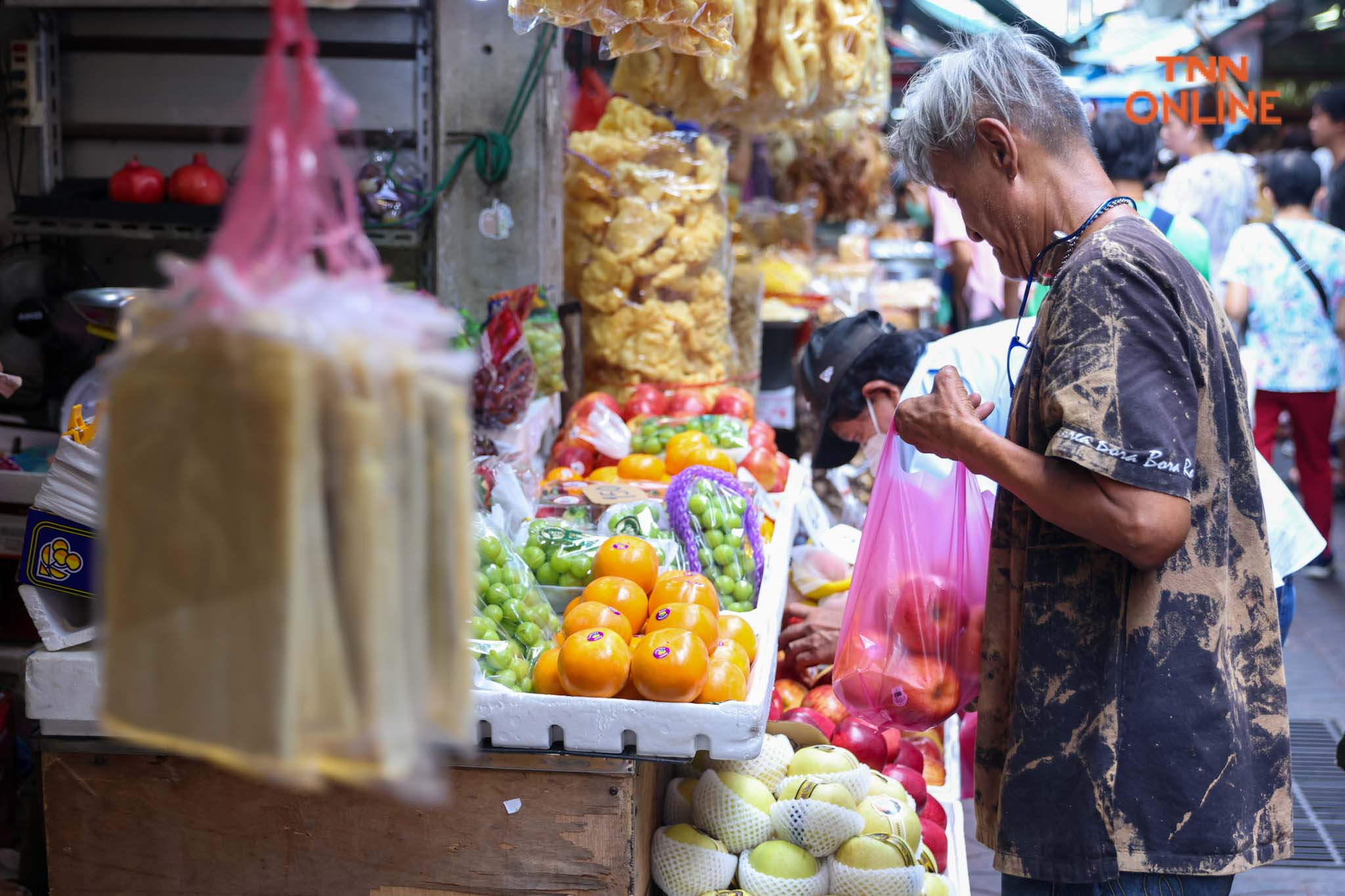 ซื้อของวันจ่าย “สารทจีน” กำลังซื้อลดเน้นประหยัด