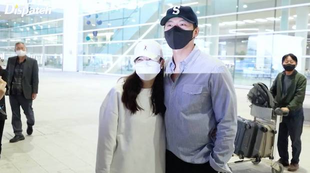 มดท่วมสนามบิน!! ‘ฮยอนบิน - ซนเยจิน’ ลัดฟ้ากลับจากฮันนีมูนถึงบ้านเกิด (มีคลิป)