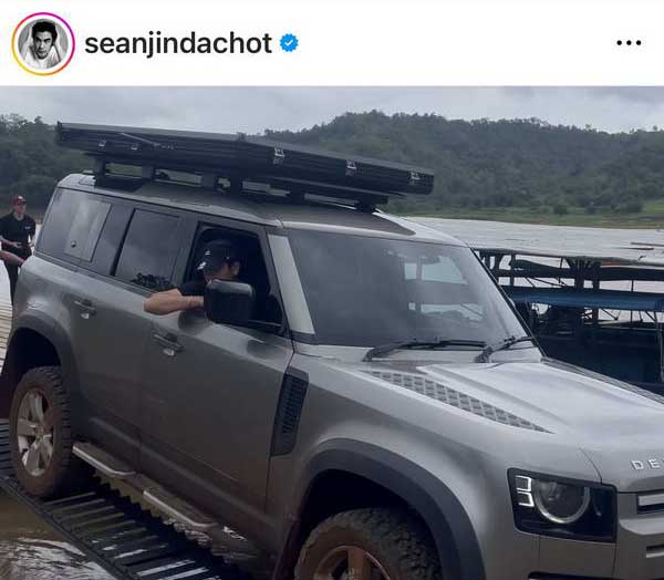 คู่รักสายลุย! ฌอห์ณ จินดาโชติ พาภรรยาฝ่าโคลน ช่วยเหลือเด็กบ้านปิล๊อกคี่