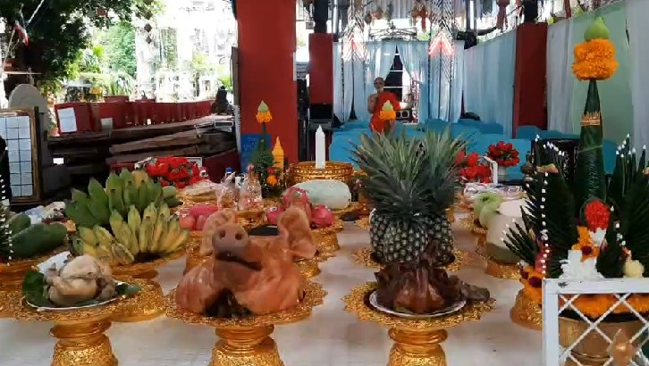น้องเพชร จับเลขให้โชค! ในพิธีบวงสรวง 30 ปี พุ่มพวง ดวงจันทร์ ด้าน คนดัง ร่วมรำลึกถึงการจากไป