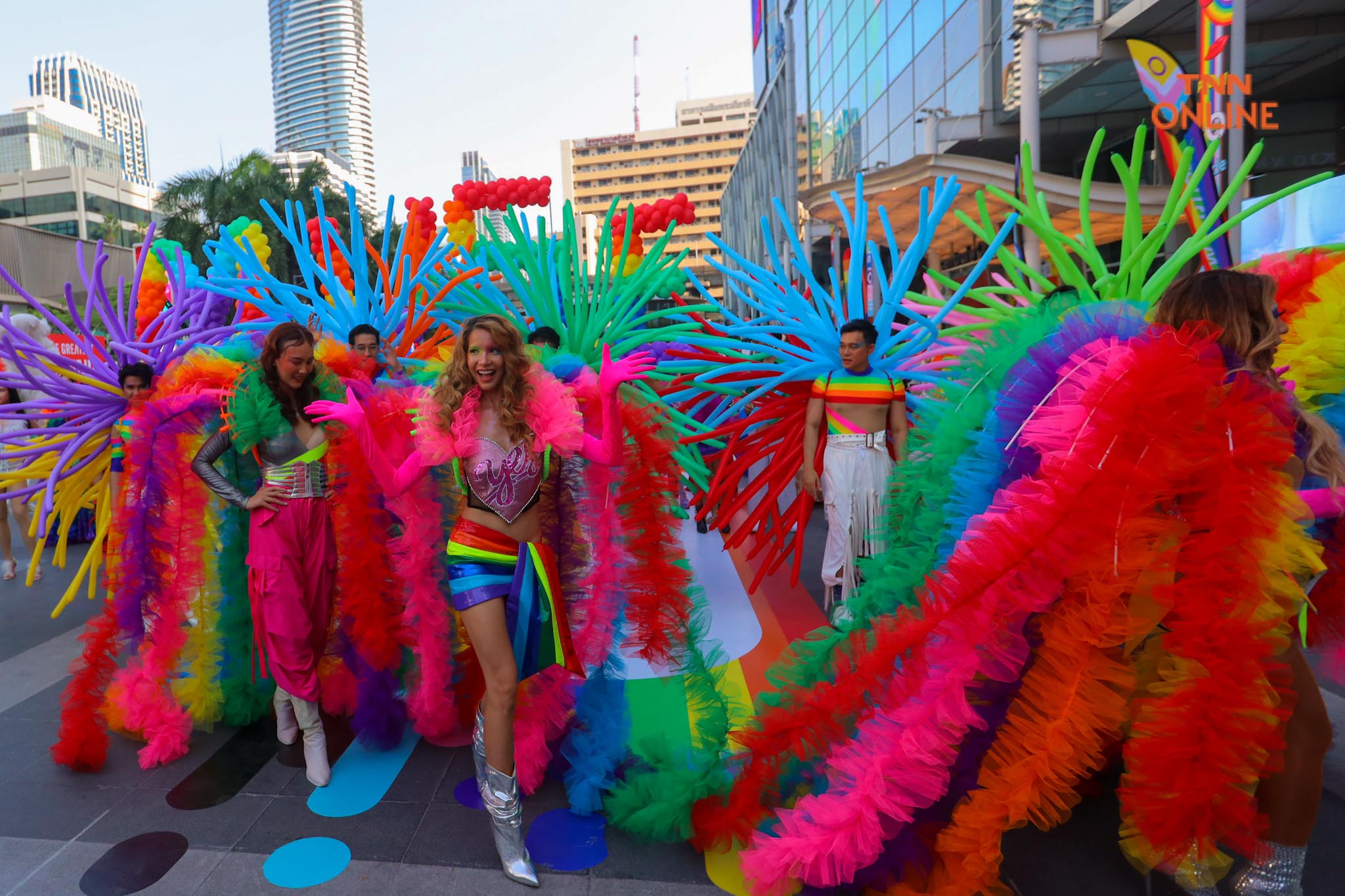 Pride month : คุยกับ ‘วาดดาว แต่งเกลี้ยง’ หวัง พ.ร.บ.สมรสเท่าเทียม เรียกคืนศักดิ์ศรีความเป็นมนุษย์ Pride month : คุยกับ ‘วาดดาว แต่งเกลี้ยง’ หวัง พ.ร.บ.สมรสเท่าเทียม เรียกคืนศักดิ์ศรีความเป็นมนุษย์