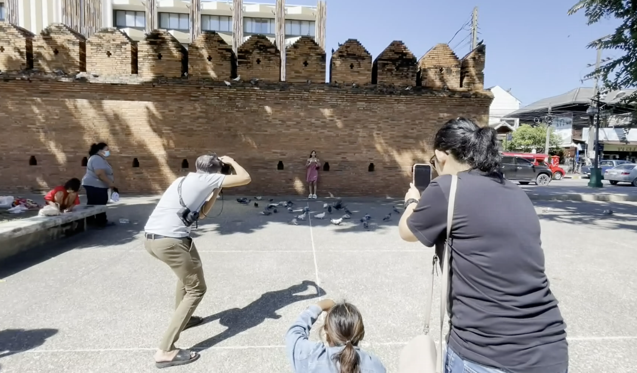 ที่เที่ยวเชียงใหม่ ! จุดแลนมาร์คห้ามพลาด ถ่ายรูปพิราบบินประตูท่าแพ ที่เที่ยวเชียงใหม่ ! จุดแลนมาร์คห้ามพลาด ถ่ายรูปพิราบบินประตูท่าแพ