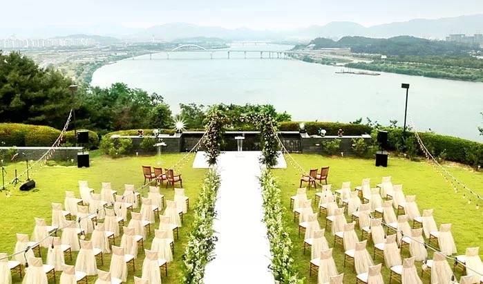พิธีวิวาห์ ฮยอนบิน และ ซนเยจิน จะจัดแบบกลางแจ้งที่โรงแรมหรู Sheraton Grand Walkerhill พิธีวิวาห์ ฮยอนบิน และ ซนเยจิน จะจัดแบบกลางแจ้งที่โรงแรมหรู Sheraton Grand Walkerhill