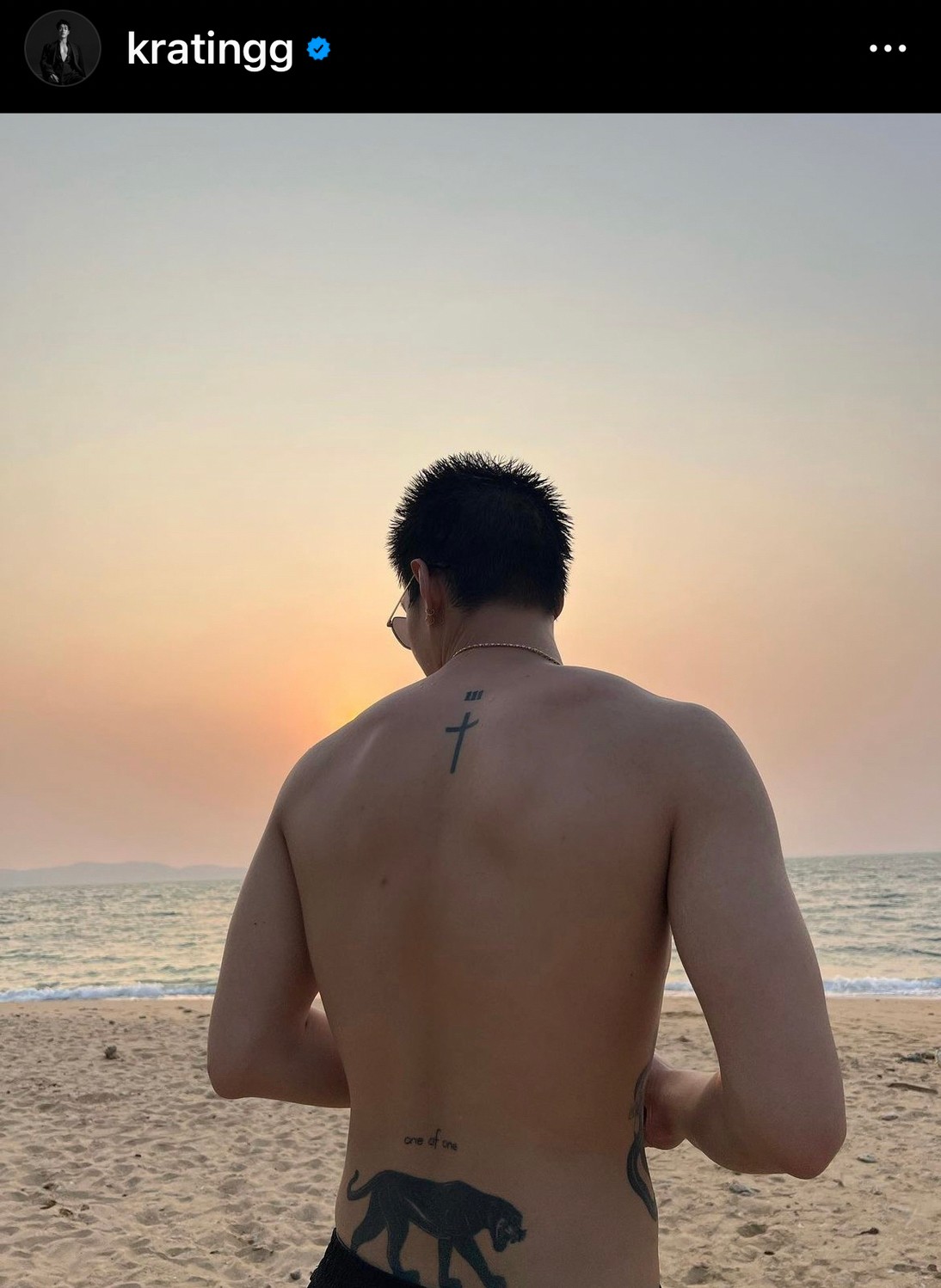 ทะเลไฟลุก!! กระทิง อวดหุ่นเฟิร์มริมชายหาด ทำชาวเน็ตแห่คอมเมนต์รัวๆ ทะเลไฟลุก!! กระทิง อวดหุ่นเฟิร์มริมชายหาด ทำชาวเน็ตแห่คอมเมนต์รัวๆ