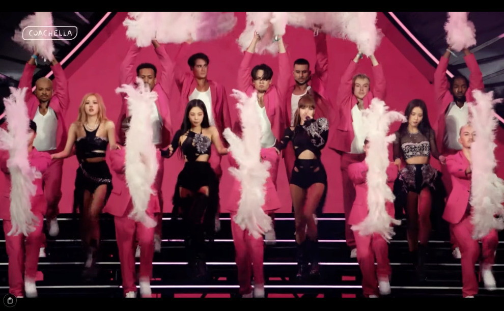 'ลิซ่า' ผงาดที่ Coachella!! นักร้องไทยคนแรกขึ้นโชว์เป็นศิลปินเฮดไลน์ พา MONEY ครองเทรนด์ 