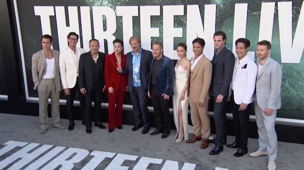 ‘เวียร์ ศุกลวัฒน์ - เจมส์ ธีรดนย์’ นำทัพดาราไทยเปิดตัวหนัง Thirteen Lives 13 หมูป่าที่ฮอลลีวูด (มีคลิป) ‘เวียร์ ศุกลวัฒน์ - เจมส์ ธีรดนย์’ นำทัพดาราไทยเปิดตัวหนัง Thirteen Lives 13 หมูป่าที่ฮอลลีวูด (มีคลิป)