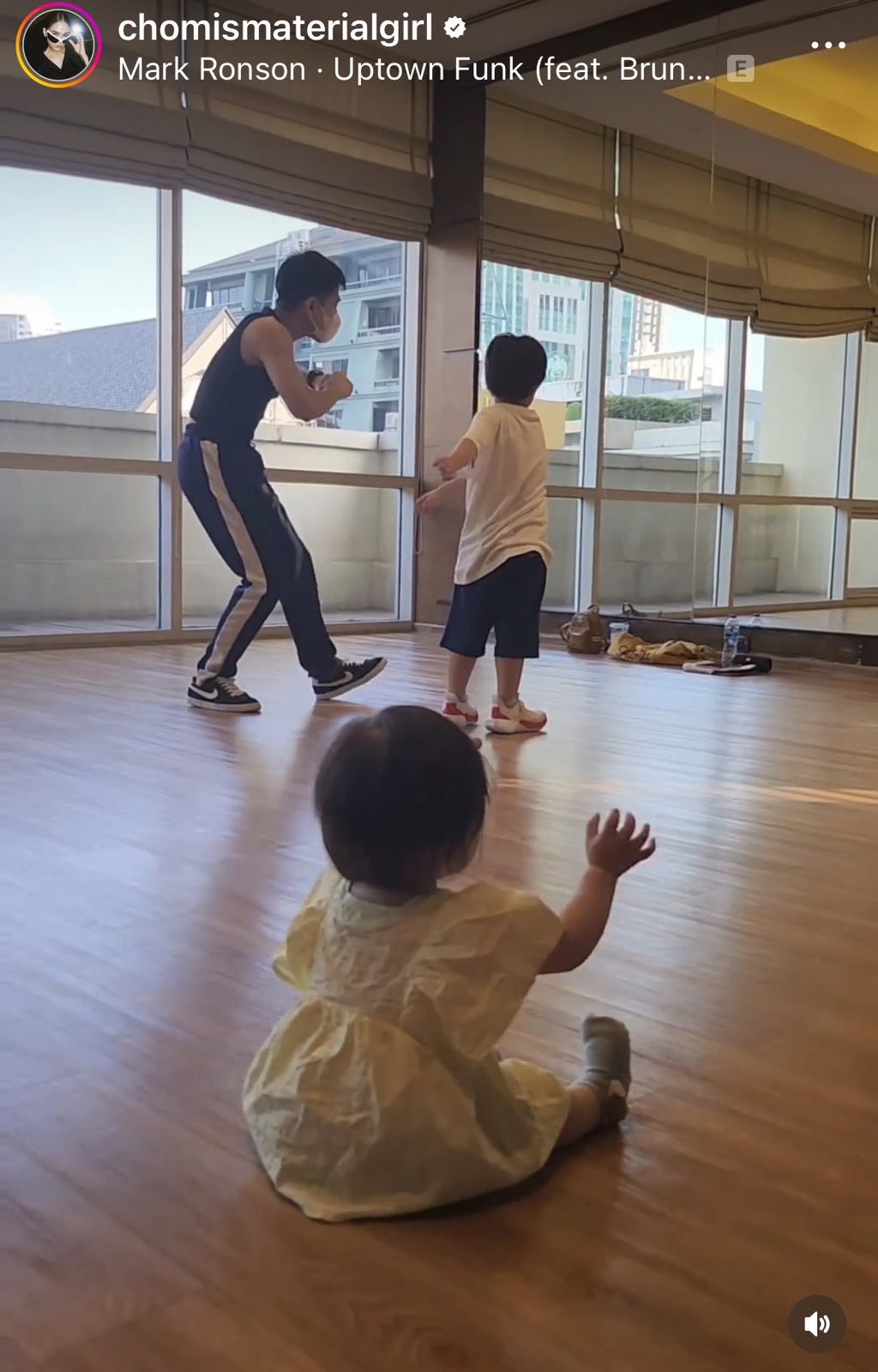 อุ๊ยยยน่ารัก น้องเกล แย่งซีนพี่ สายฟ้า-พายุ ขณะออกสเต็ปแดนซ์ อุ๊ยยยน่ารัก น้องเกล แย่งซีนพี่ สายฟ้า-พายุ ขณะออกสเต็ปแดนซ์