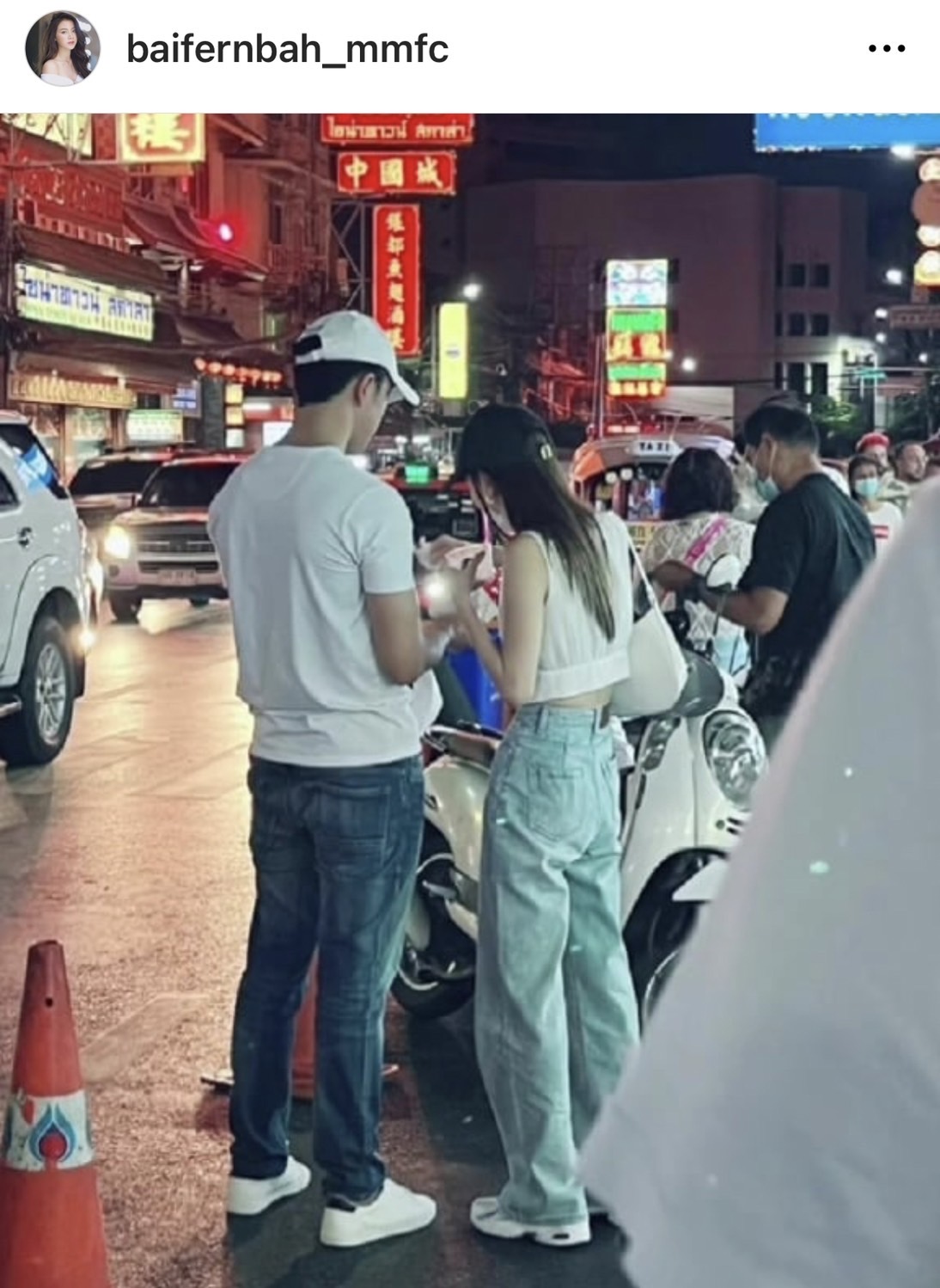 นาย ณภัทร ตอบด้วยภาพนี้! ใช่หนุ่มเสื้อฟ้าช่วย ใบเฟิร์น ลงต้นไม้หลักของบ้าน งานนี้ทำแฟนคลับใจฟู!! นาย ณภัทร ตอบด้วยภาพนี้! ใช่หนุ่มเสื้อฟ้าช่วย ใบเฟิร์น ลงต้นไม้หลักของบ้าน งานนี้ทำแฟนคลับใจฟู!!