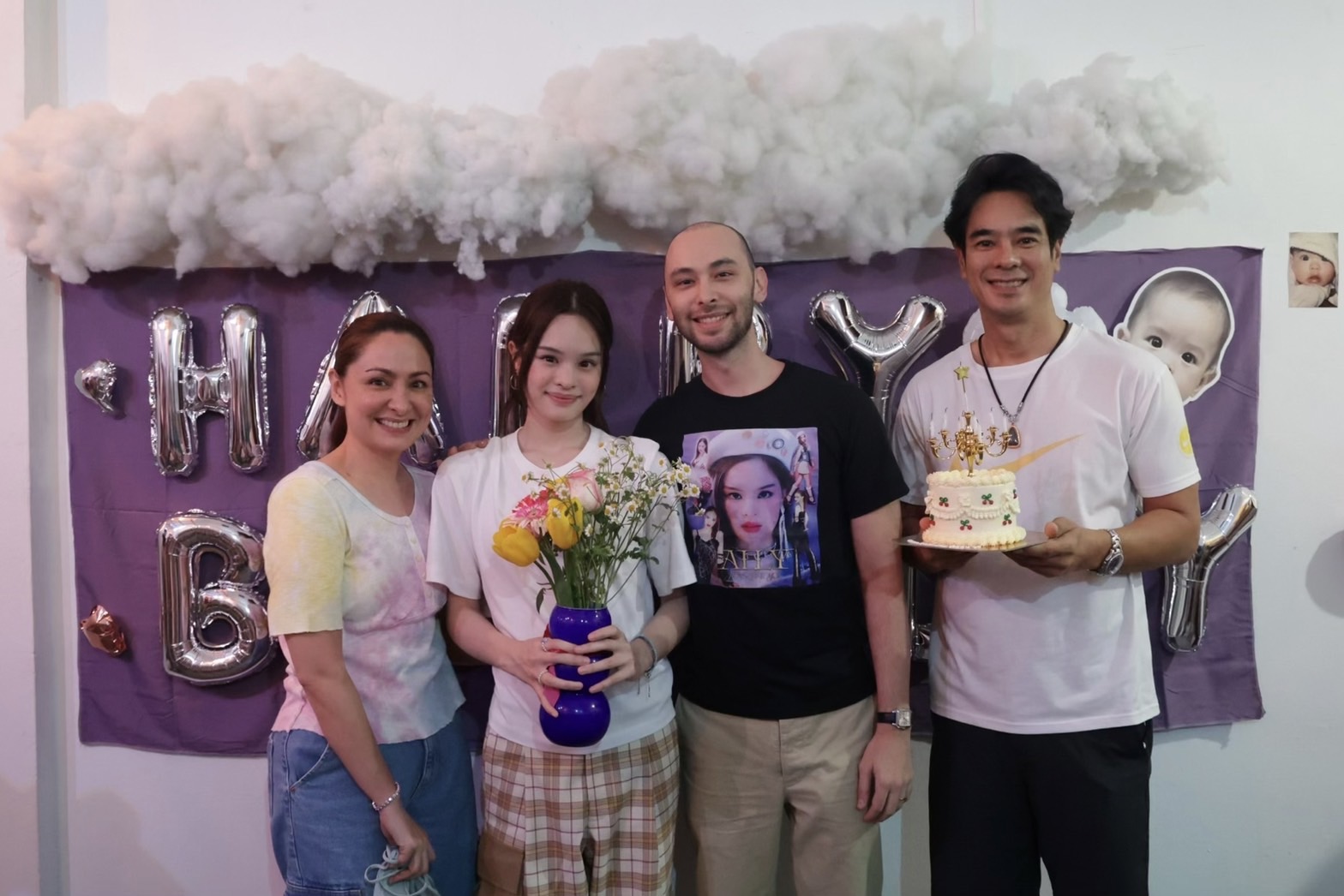 “แอลลี่” ฉลองวันเกิดวัย19 ปี ครอบครัวและแฟนคลับร่วมเซอร์ไพรส์ “แอลลี่” ฉลองวันเกิดวัย19 ปี ครอบครัวและแฟนคลับร่วมเซอร์ไพรส์