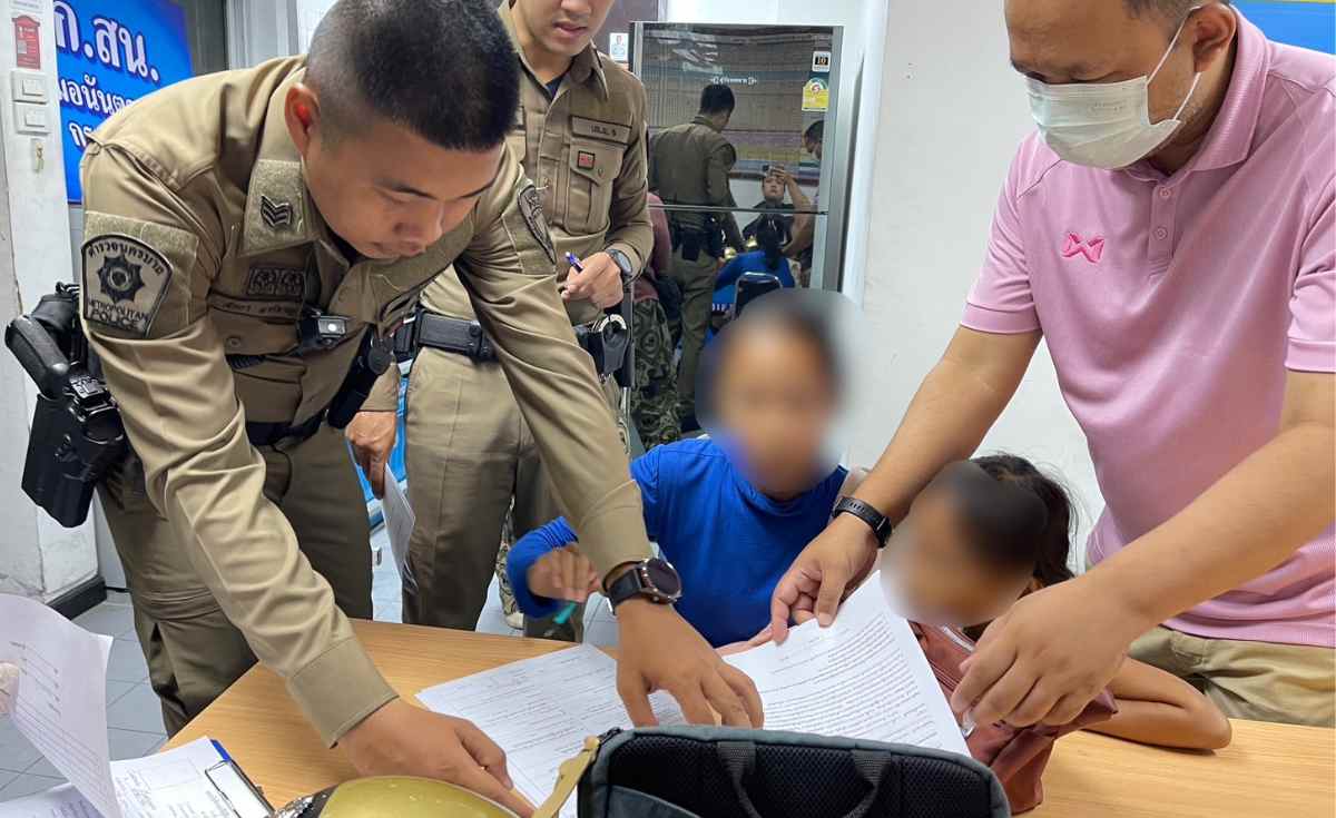 จับต่างด้าวนำเด็กนั่งขอทานย่านนานา พม.รับจัดระเบียบไม่ง่าย จับต่างด้าวนำเด็กนั่งขอทานย่านนานา พม.รับจัดระเบียบไม่ง่าย