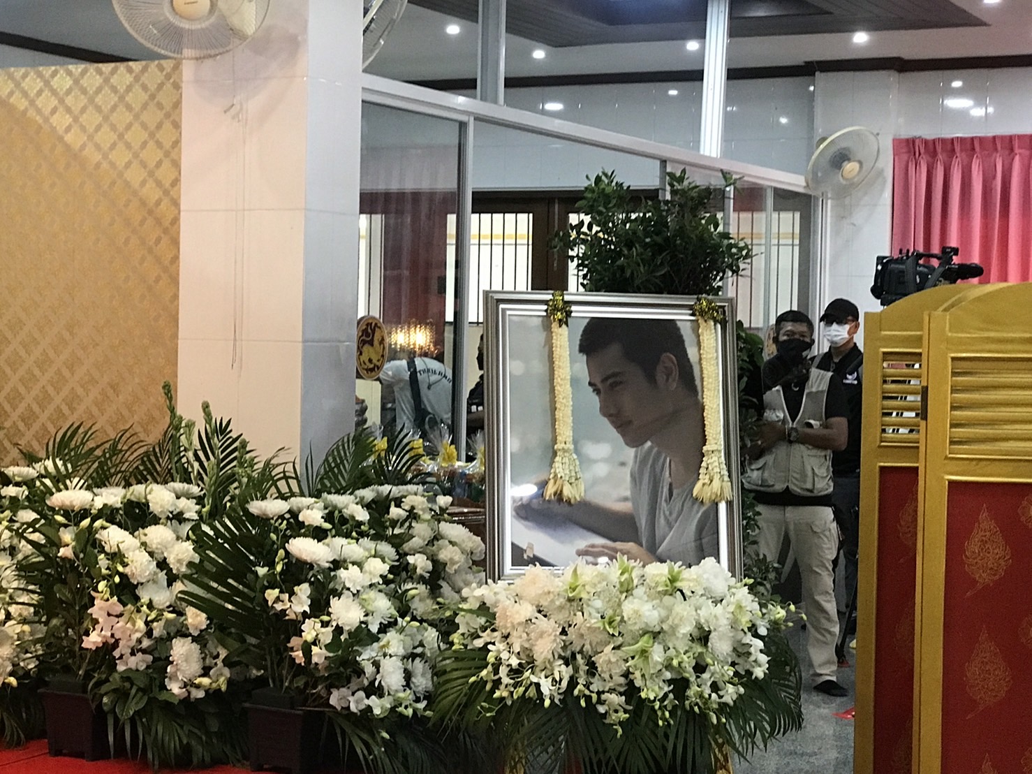 ออกัส - เงิน น้ำตาคลอส่ง บีม ปภังกร เพื่อนรักครั้งสุดท้าย