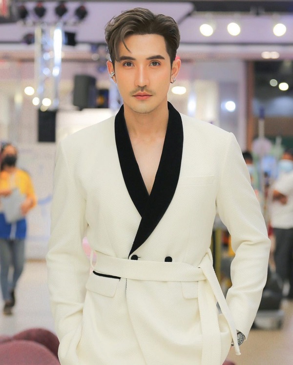 คุณแม่ของ “บิ๊กเอ็ม” เชื่อมั่นลูกชายพร้อมเคลียร์ตัวเอง (มีคลิป)
