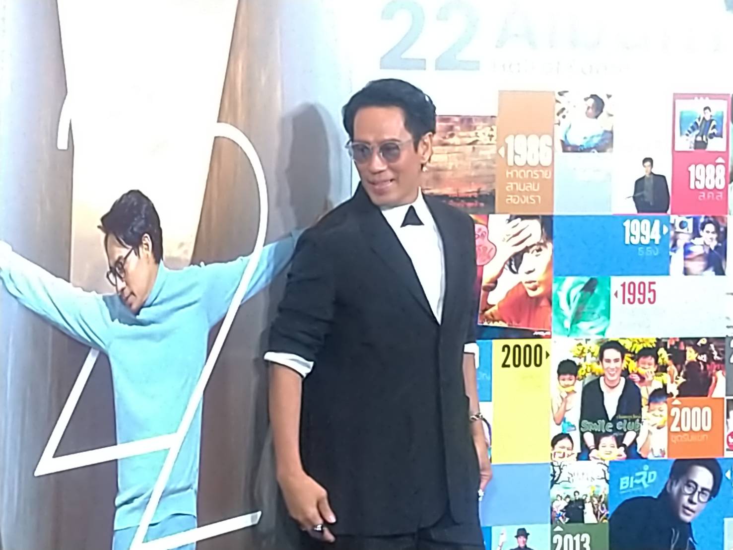 เบิร์ด ธงไชย  พร้อมจัดเต็มความสุข คอนเสิร์ตใหญ่ในรอบ 3 ปี