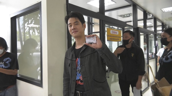 มาริโอ้-โตโน่ นำทีมนักแสดงขุนพันธ์ 3 เชิญชวนร่วมบริจาคเลือด (มีคลิป)