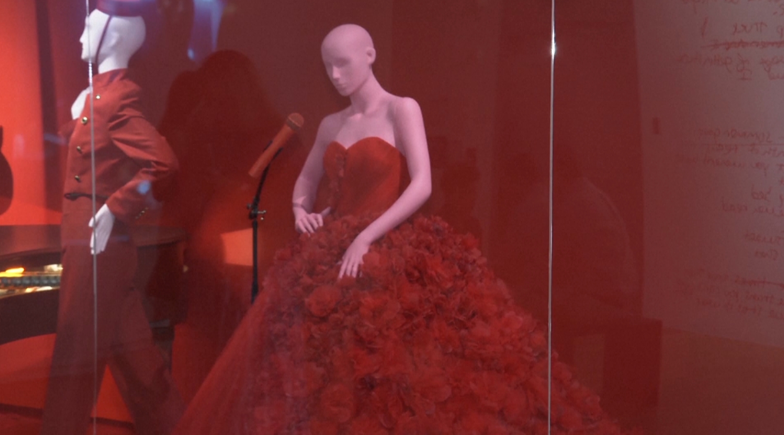   งานนิทรรศการ “Taylor Swift: Storyteller” ที่ “New York” 