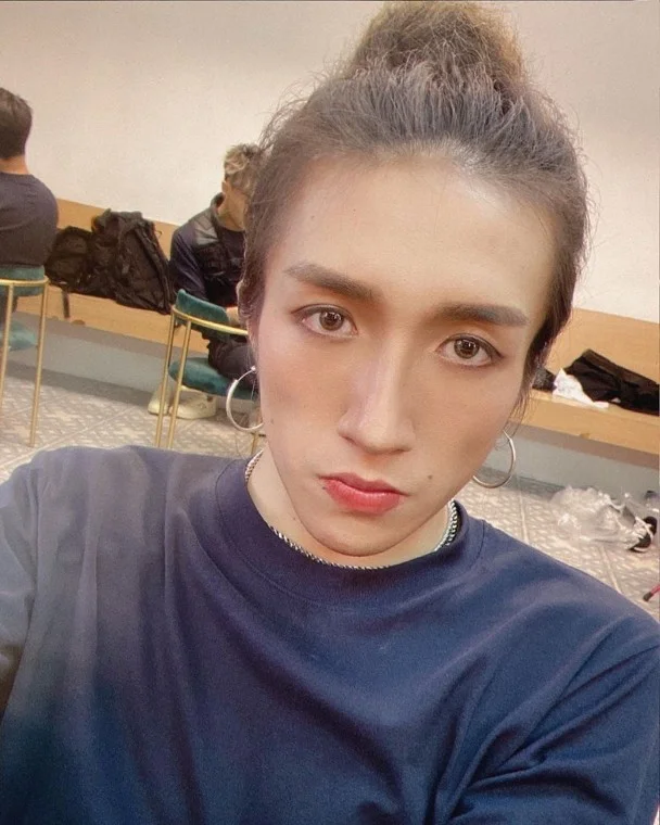 วง “MIRROR” ออกสื่อครั้งแรกหลังจอ LED ยักษ์หล่นใส่แดนเซอร์ วง “MIRROR” ออกสื่อครั้งแรกหลังจอ LED ยักษ์หล่นใส่แดนเซอร์