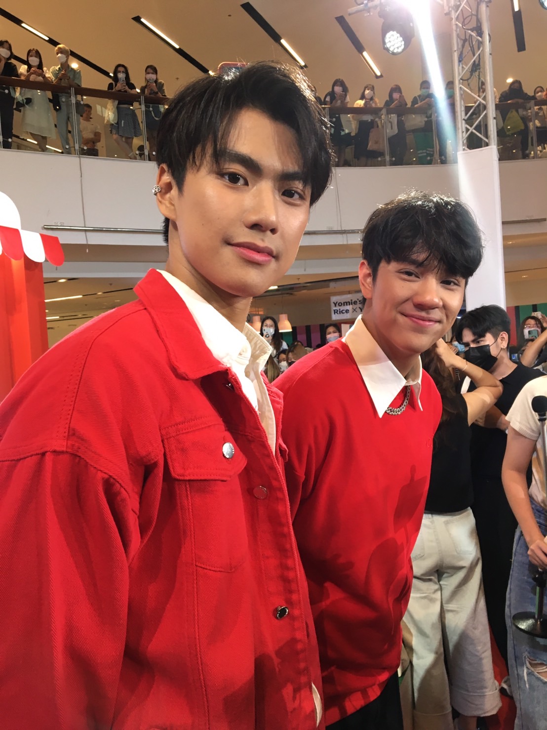 โอม-นนน อัปเดตสุขภาพหลังโหมงานหนัก เผย มยังมูฟออนจากแฟนมีตติ้งไม่ได้ โอม-นนน อัปเดตสุขภาพหลังโหมงานหนัก เผย มยังมูฟออนจากแฟนมีตติ้งไม่ได้