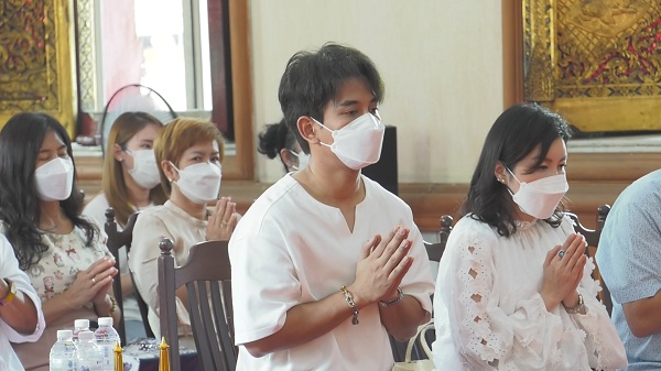 “กัน นภัทร” ฉลองวันเกิดแบบเรียบง่าย เหล่า FC ร่วมบุญเพียบ (มีคลิป)