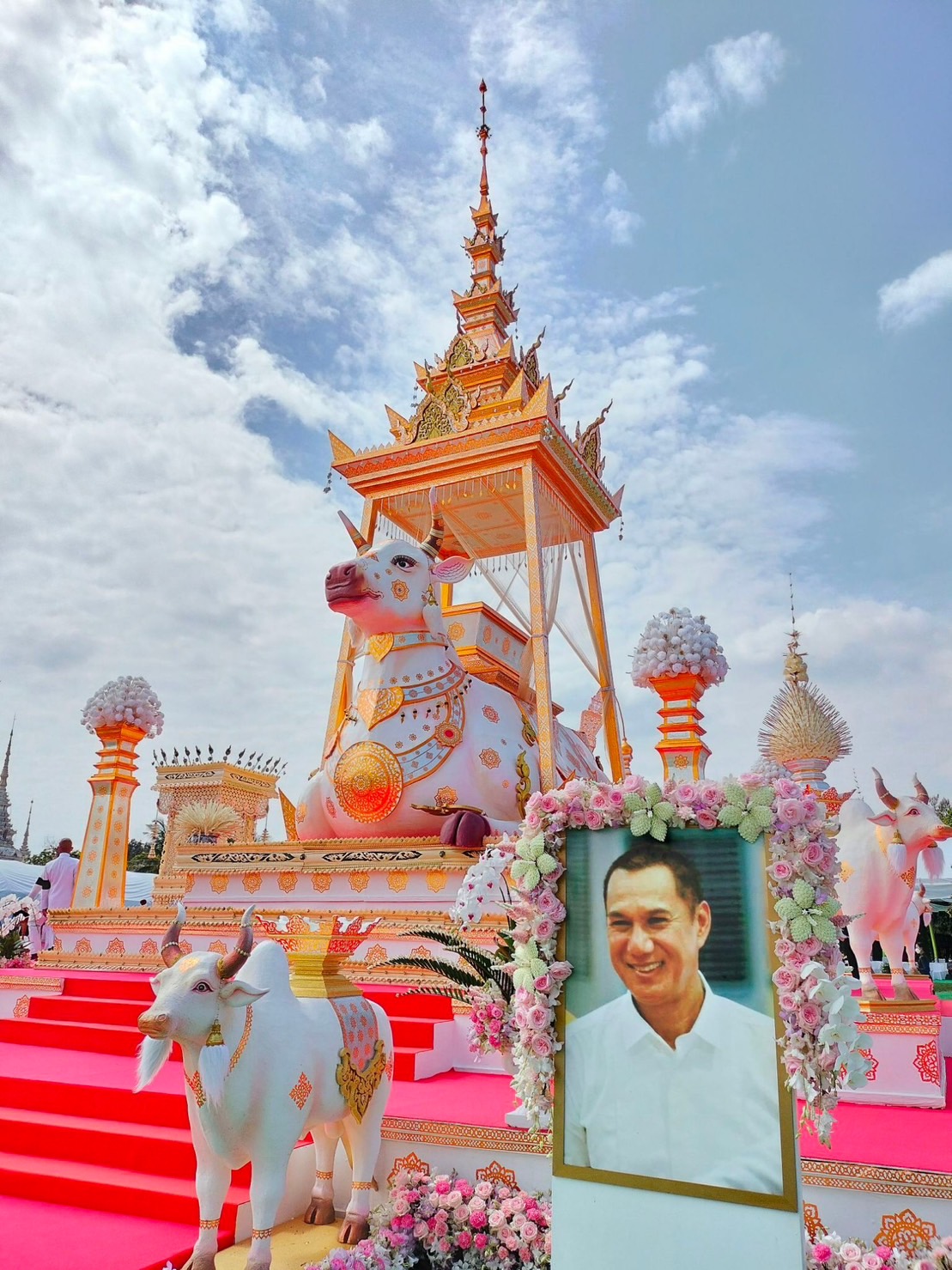 ประมวลภาพ งานพระราชทานเพลิงศพ สรพงศ์ ชาตรี