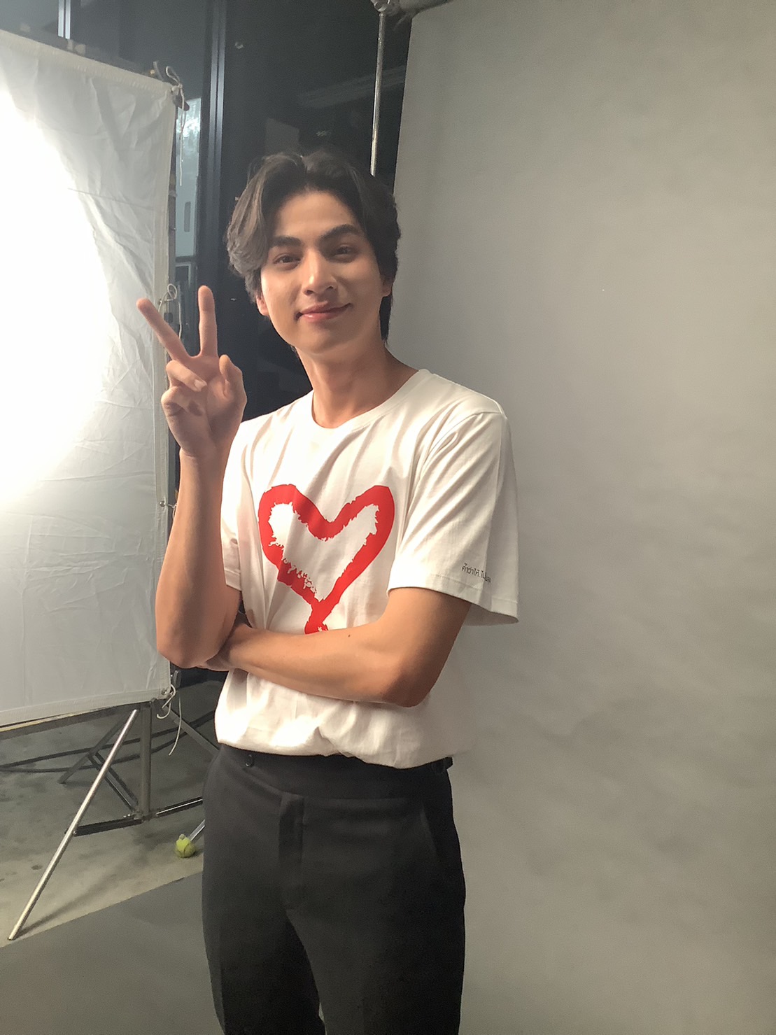 กลัฟ คณาวุฒิ ไม่กังวลหลังมีดราม่าฉากในละคร เผย เงินที่ได้จากแฟนคลับในวันเกิดนำไปทำบุญ