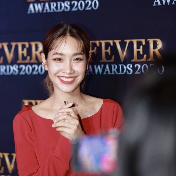 “มิน พีชญา” ลุ้นลงละครช่องไหน ยันยังไม่แต่งปีนี้ (มีคลิป)   