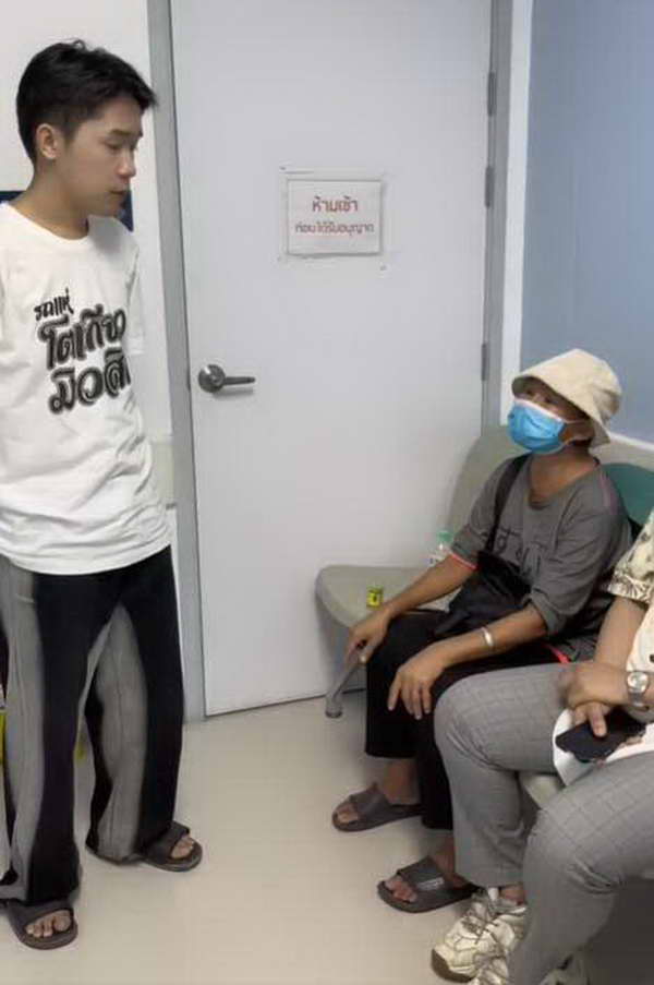 ผญบ.ฟินแลนด์ สุดห่วงแดนเซอร์ในค่าย ขับรถชนสิบล้อพ่วง อาการสาหัส ต้องผ่าตัดสมอง ผญบ.ฟินแลนด์ สุดห่วงแดนเซอร์ในค่าย ขับรถชนสิบล้อพ่วง อาการสาหัส ต้องผ่าตัดสมอง