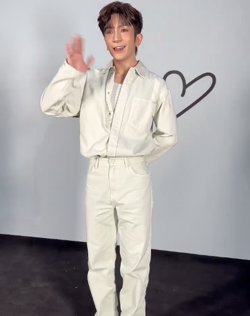 สตาร์เอเชียล้นงาน!! ‘จองกุก - เจนนี่ - โรอุน - ใหม่ ดาวิกา’ ที่อีเวนต์ Calvin Klein กรุงโซล สตาร์เอเชียล้นงาน!! ‘จองกุก - เจนนี่ - โรอุน - ใหม่ ดาวิกา’ ที่อีเวนต์ Calvin Klein กรุงโซล
