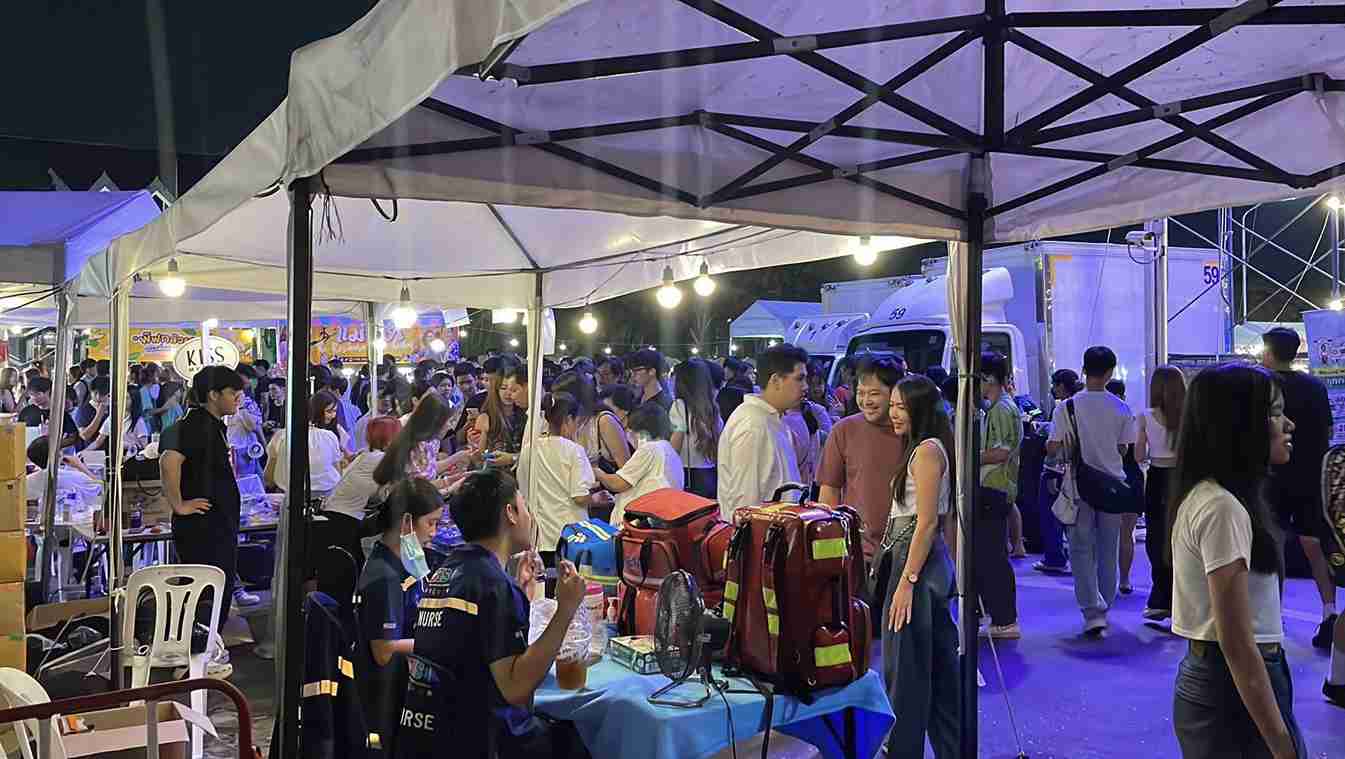 บรรยากาศ ลอยกระทง ภายใน ม.เกษตร นักศึกษา-ประชาชนร่วมงานคึกคัก บรรยากาศ ลอยกระทง ภายใน ม.เกษตร นักศึกษา-ประชาชนร่วมงานคึกคัก