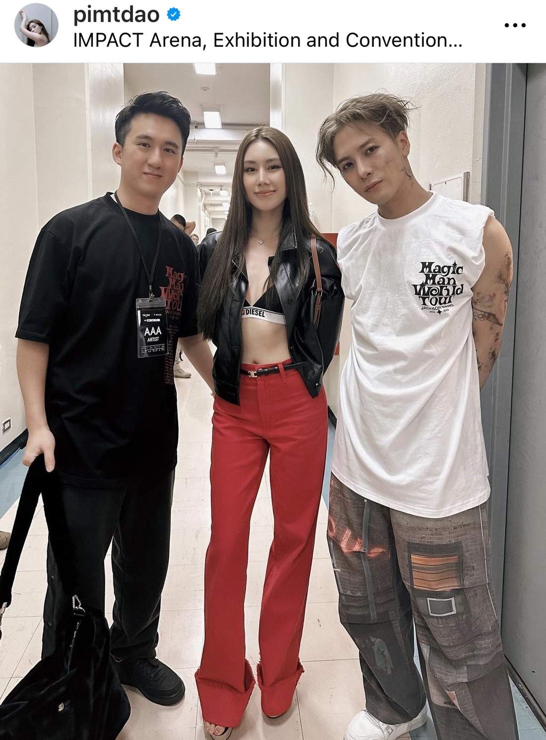 ดาว พิมพ์ทอง ทัวร์ลงใช้อภิสิทธิ์ดารา โชว์ภาพคู่ แจ็คสัน หวัง