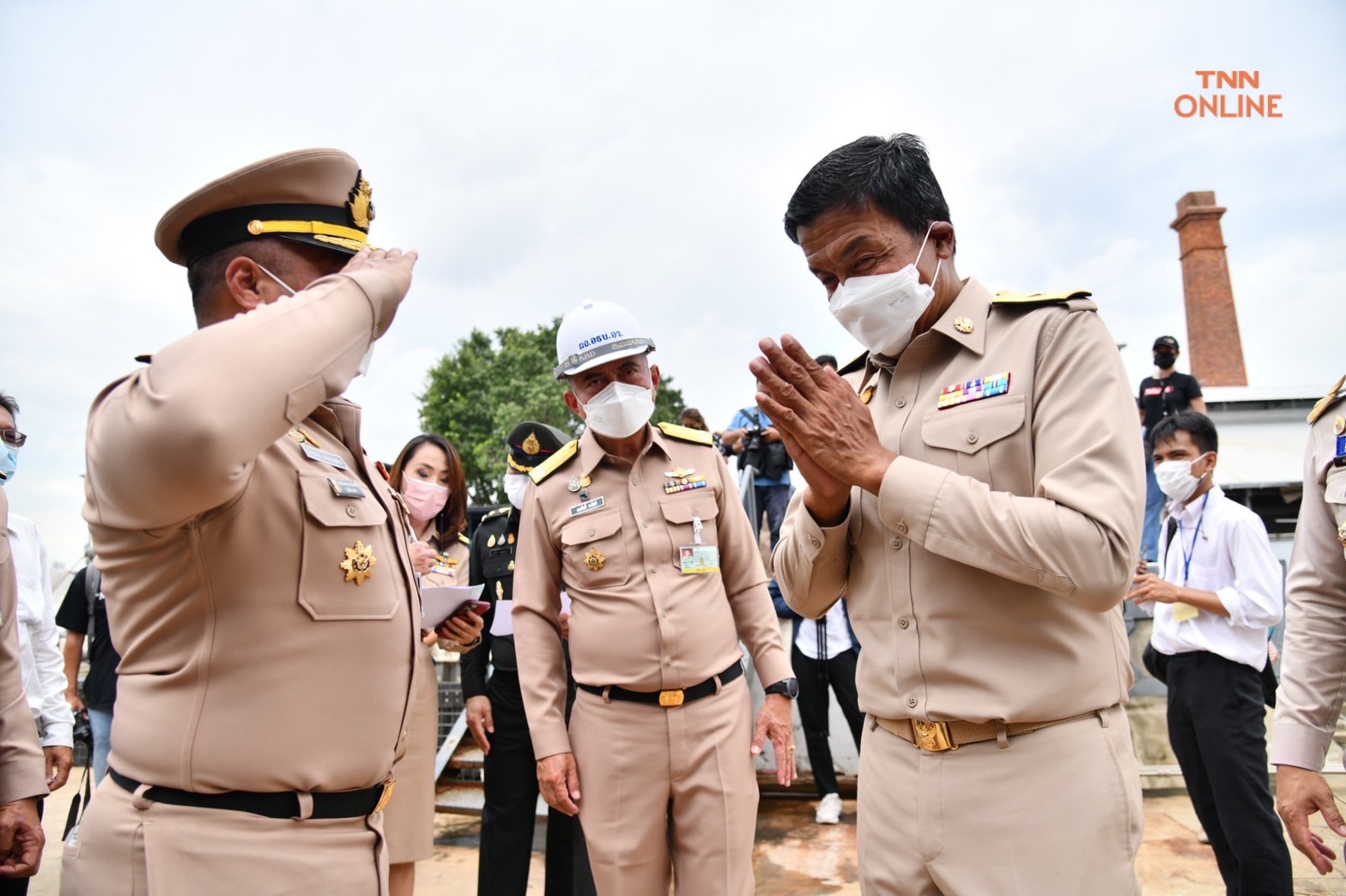 ชัชชาติ ขอบคุณกองทัพส่งกำลังพลร่วมทำเขื่อนกระสอบทรายป้องกันน้ำท่วมริมเจ้าพระยา ชัชชาติ ขอบคุณกองทัพส่งกำลังพลร่วมทำเขื่อนกระสอบทรายป้องกันน้ำท่วมริมเจ้าพระยา