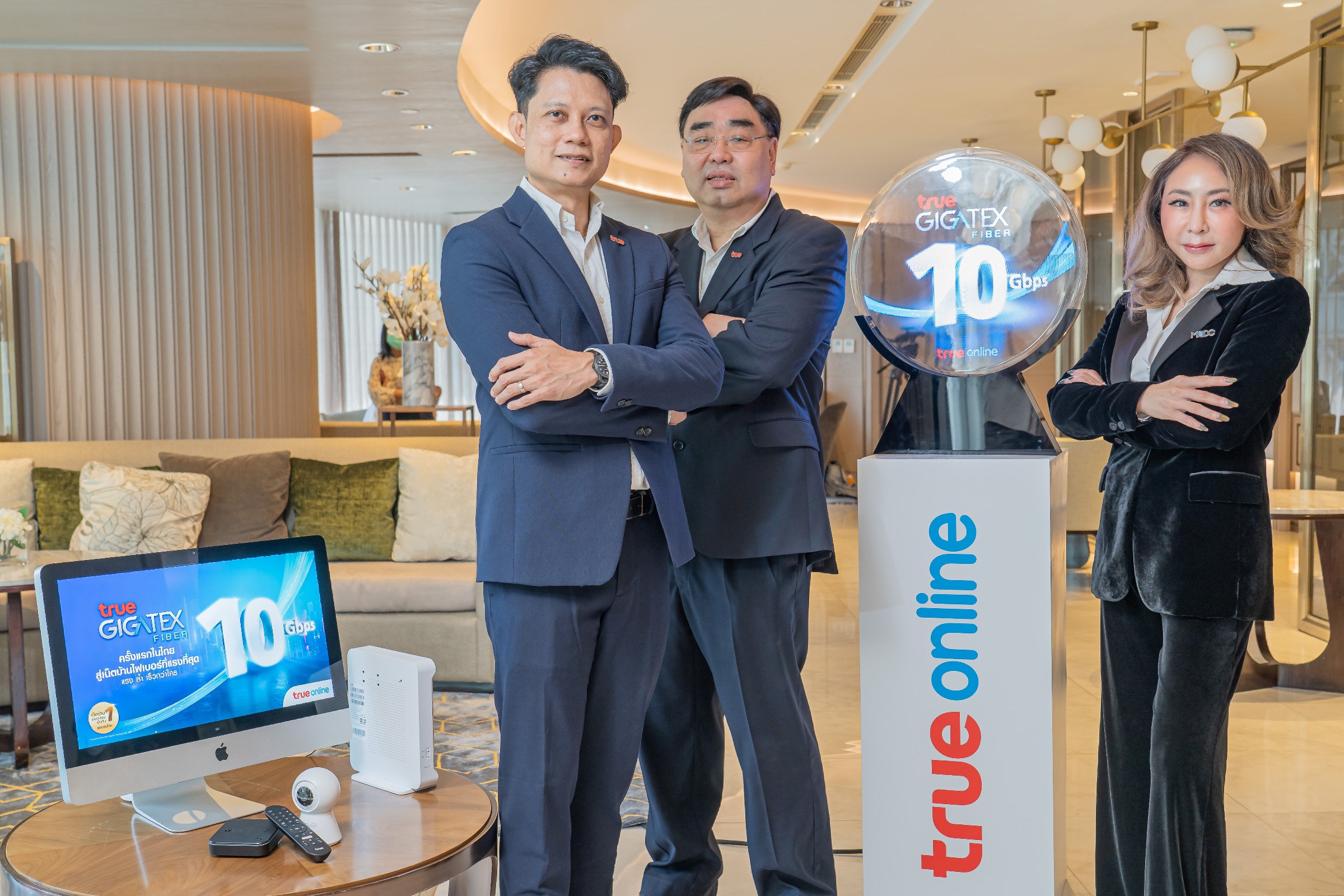 ครั้งแรกในไทย ! ทรูออนไลน์ สร้างปรากฏการณ์ใหม่เน็ตบ้านไฟเบอร์แรงสุด...10 Gbps ครั้งแรกในไทย ! ทรูออนไลน์ สร้างปรากฏการณ์ใหม่เน็ตบ้านไฟเบอร์แรงสุด...10 Gbps