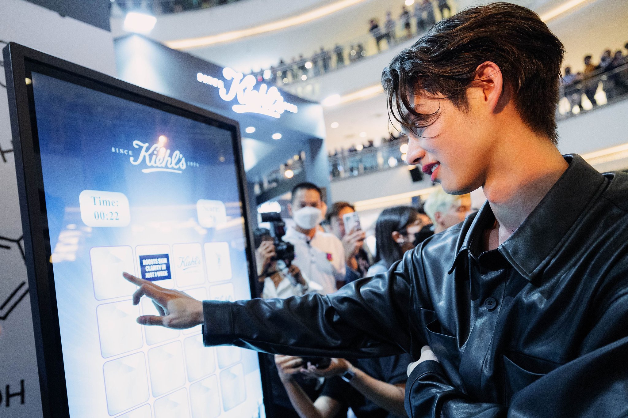 หล่อห้างแตก!! ‘ไบร์ท วชิรวิชญ์’ ลัดฟ้าเสิร์ฟฟินสบตาแฟนๆ ที่มาเลเซีย