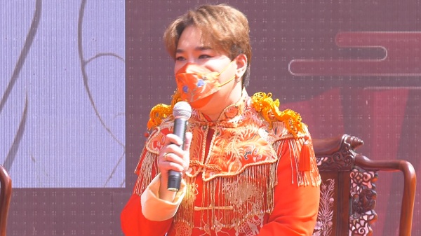ดีเจบุ๊คโกะ วอน อย่าทำผิดกฎ หลังเกิดดราม่าถ้ำนาคา   (มีคลิป)